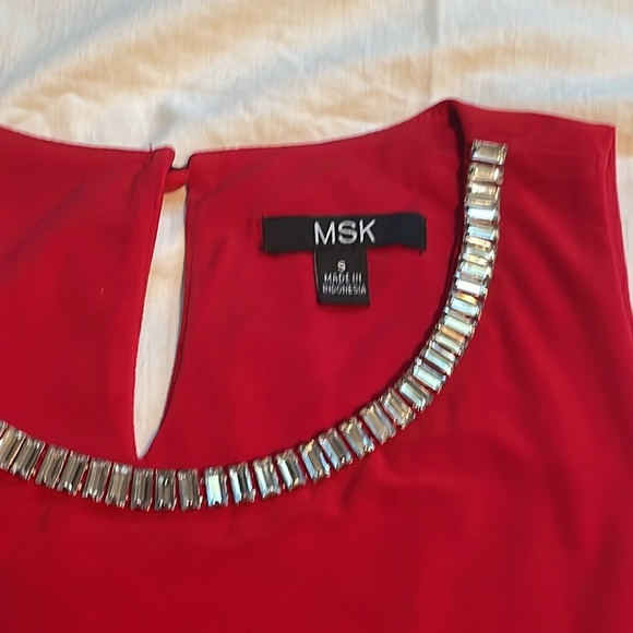 MSK Brand Ladies Red Sleeveless Dressy Top with Metallic Detail. Medium - Picture 2 of 10